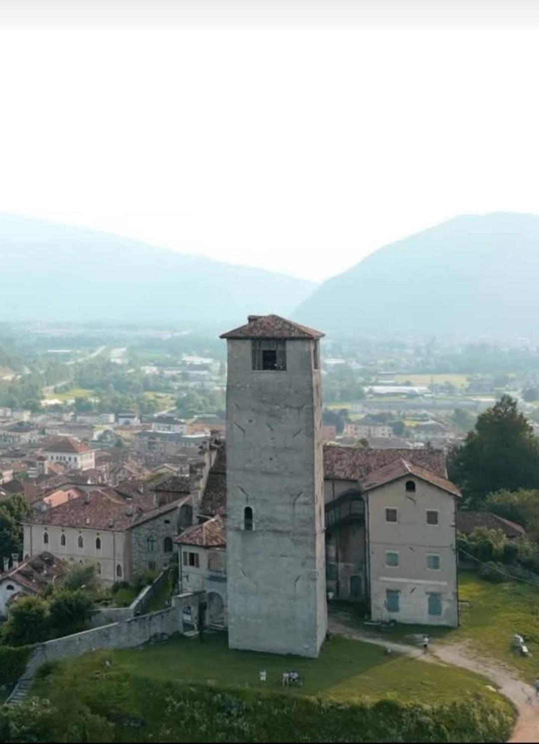 Via Mezzaterra 10 Apartment Feltre Bagian luar foto