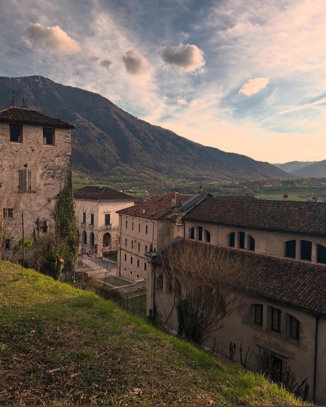 Via Mezzaterra 10 Apartment Feltre Bagian luar foto